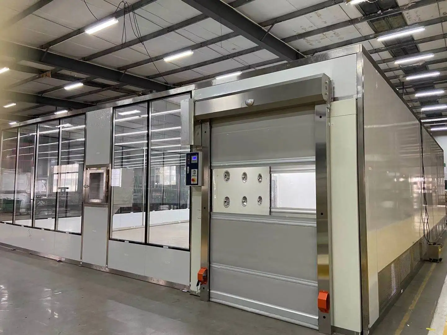 Modular laboratory clean room