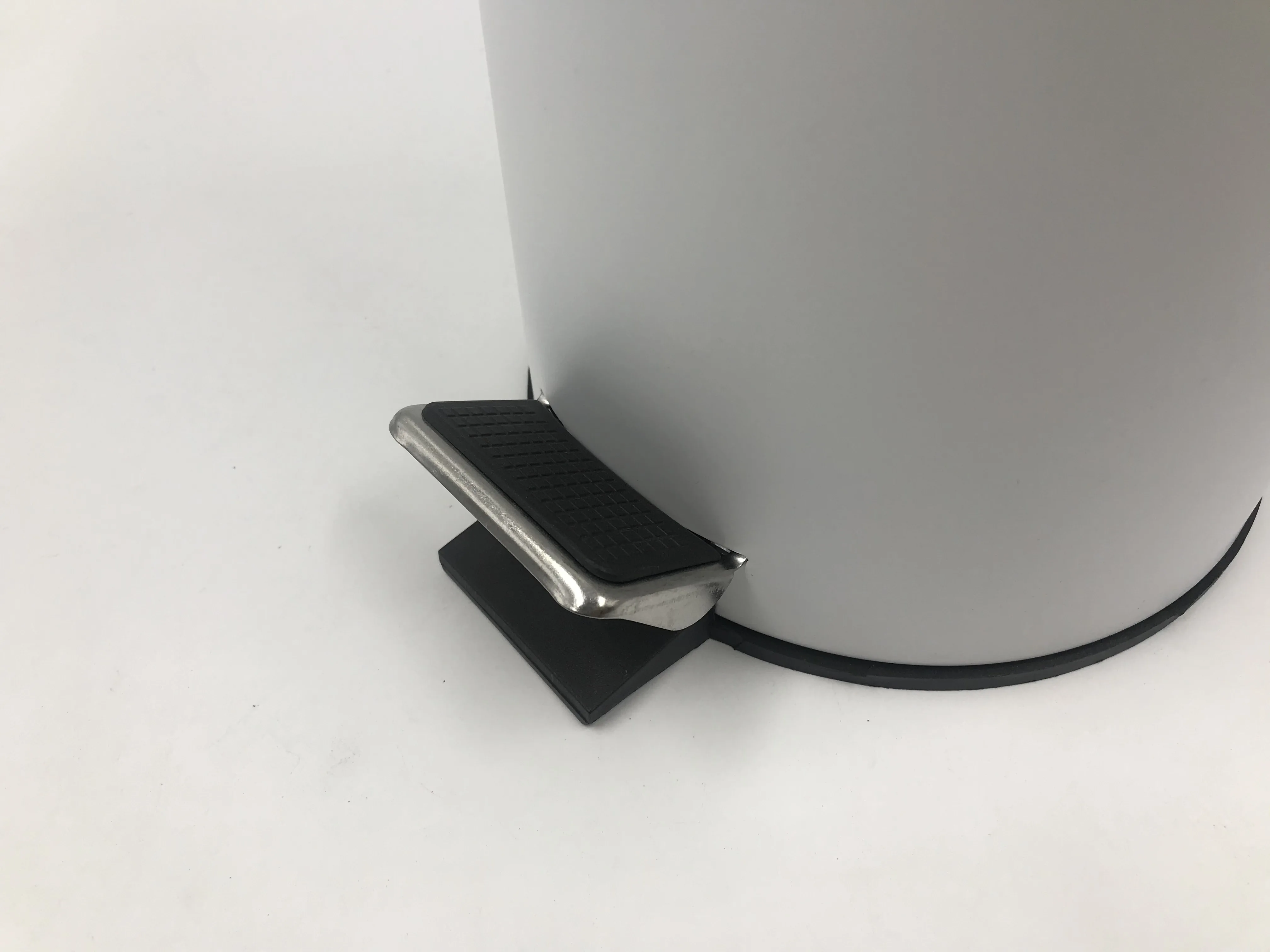 Attractive Price New Trash Bin Pedal Foot Pedal Bins Small Foot Pedal Stainless Steel Bin