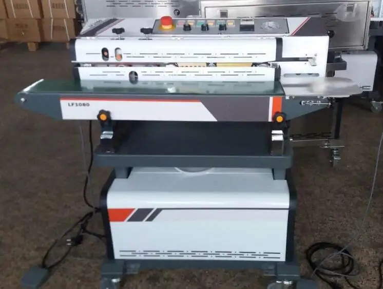 continuous vacuum band sealer for bags with nitrogen filling