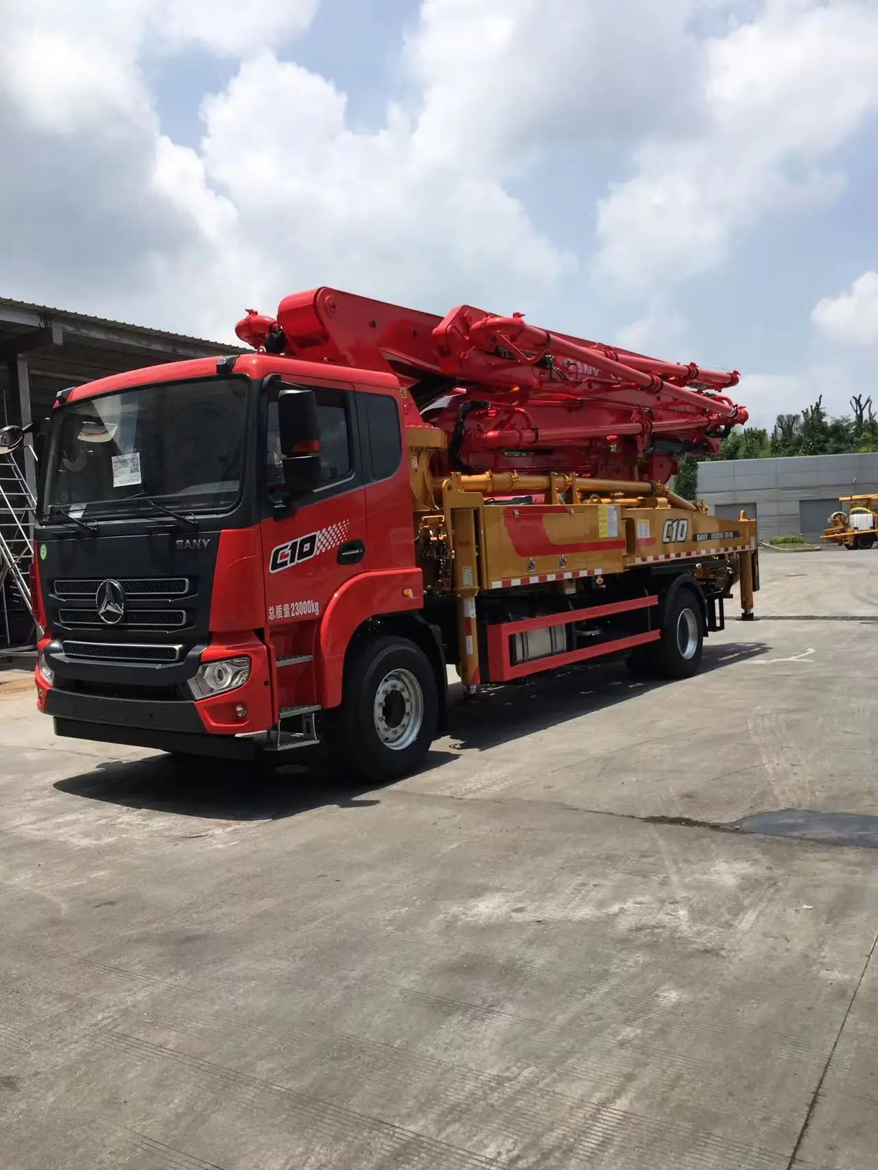 China Top Brand 56m Concrete Pump Truck SYM5449THBF 560C-8A for sale