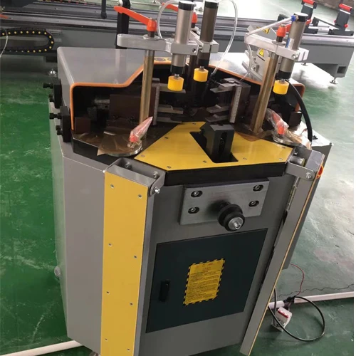 Угловая ОБЖИМНАЯ машина для изготовления алюминиевых окон