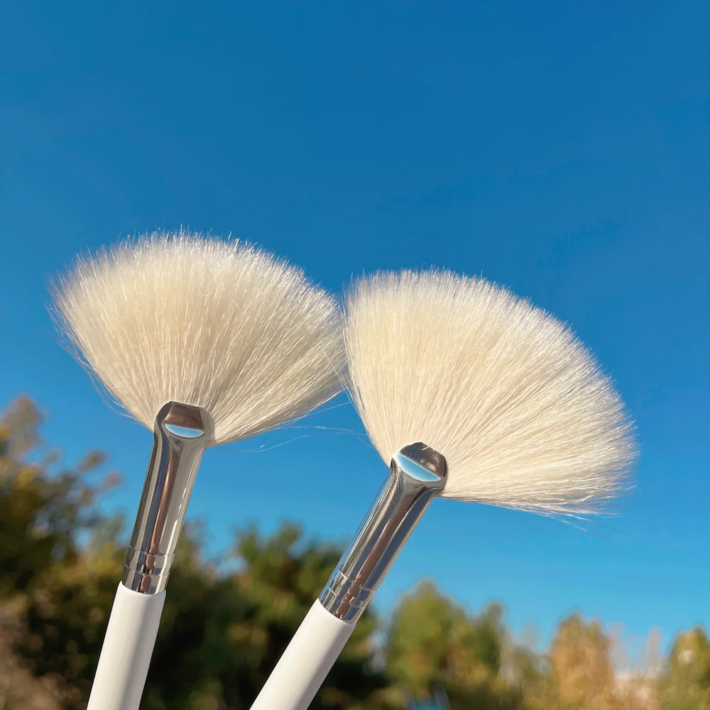 Portable Fluffy Fan Brush Short Handle Soft Facial Makeup Brush Cosmetic Applicator Tools For Peel Mask