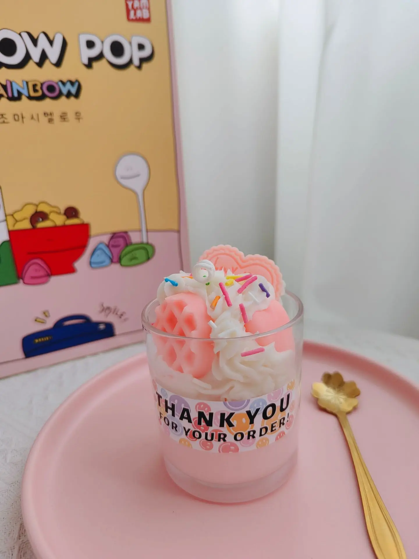 Handmade Private Label Lovely Strawberry chocolate Dessert Ice Cream Scented Candles with Glass Jar