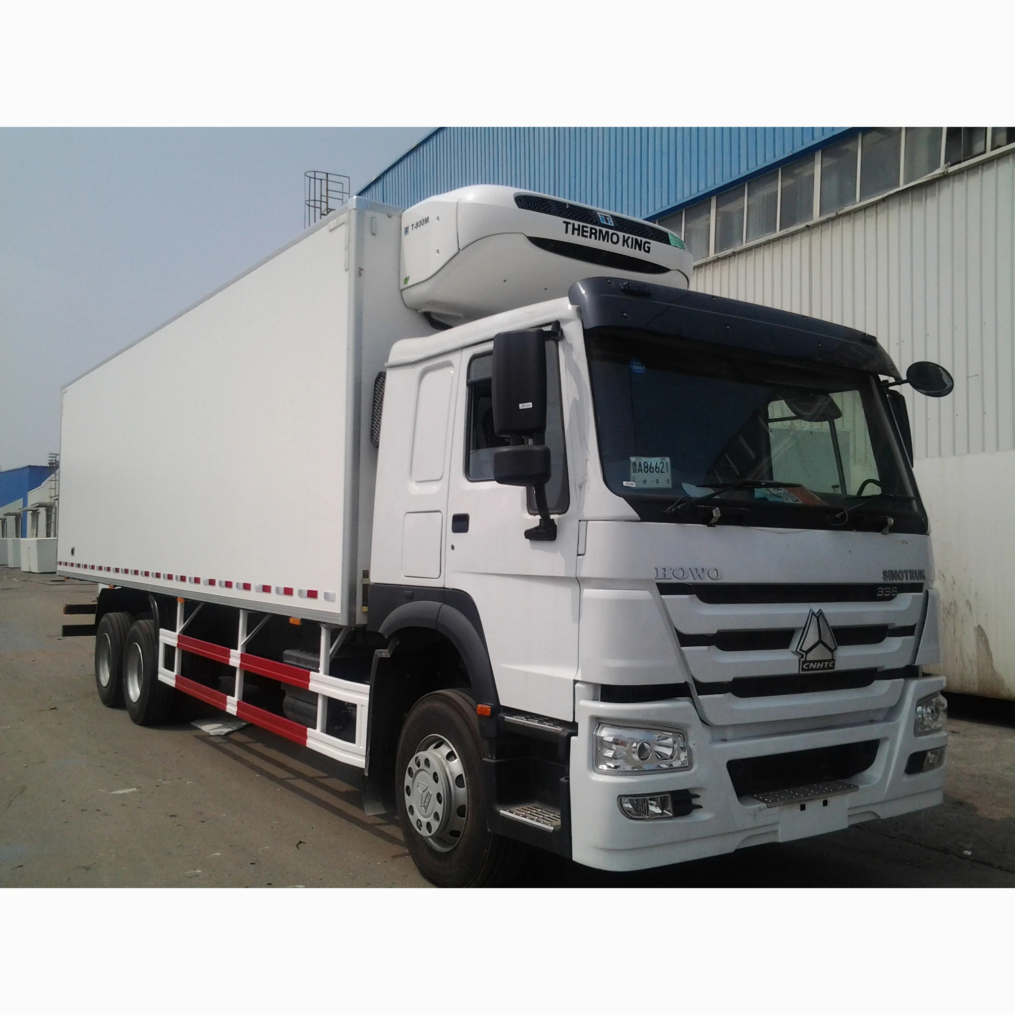 SINOTRUK HOWO 6X4 Холодильный грузовик для перевозки замороженной пищи