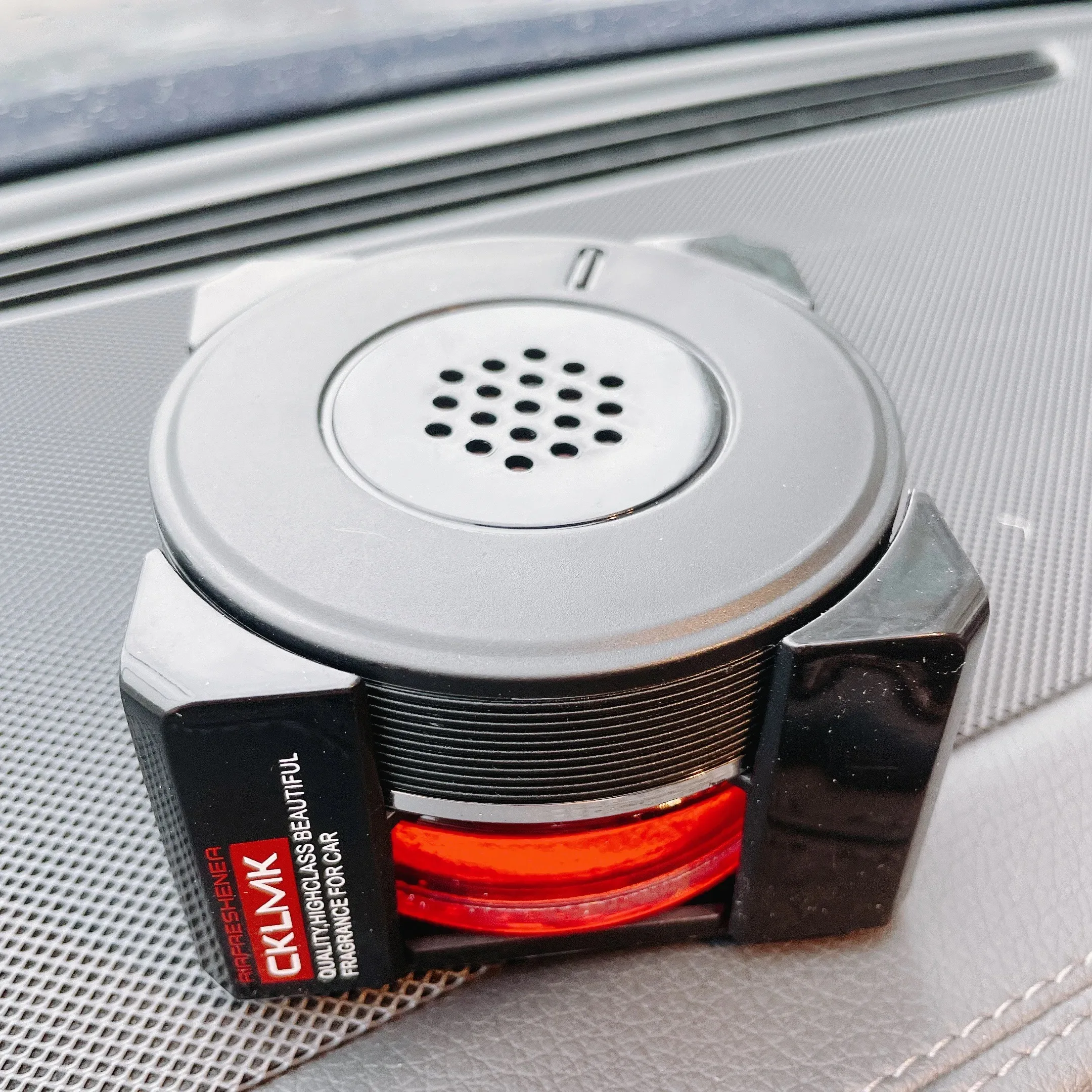 Portable Electric Car USB Perfume Holder Essential Oil Diffuser Aromatherapy Car Interior Ornament Deodorizing Supplies