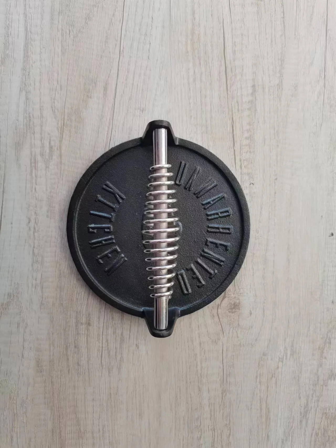 Custom Cast Iron Meat Press Stuffed Steak Burger Press Bacon Presser Cast Iron Grill Press with stainless steel