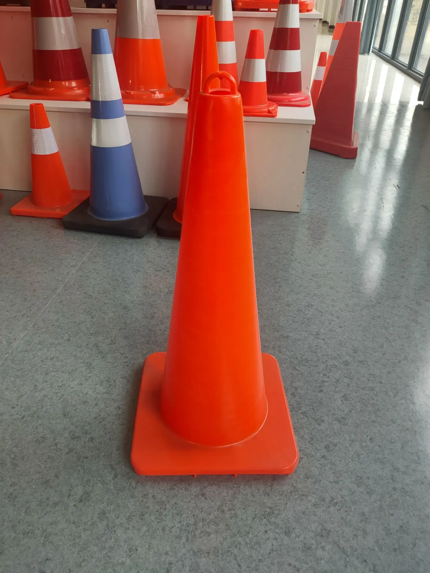 High Visible PVC Traffic Cones PC Material Safety Cones for Roadway Traffic for Road Safety