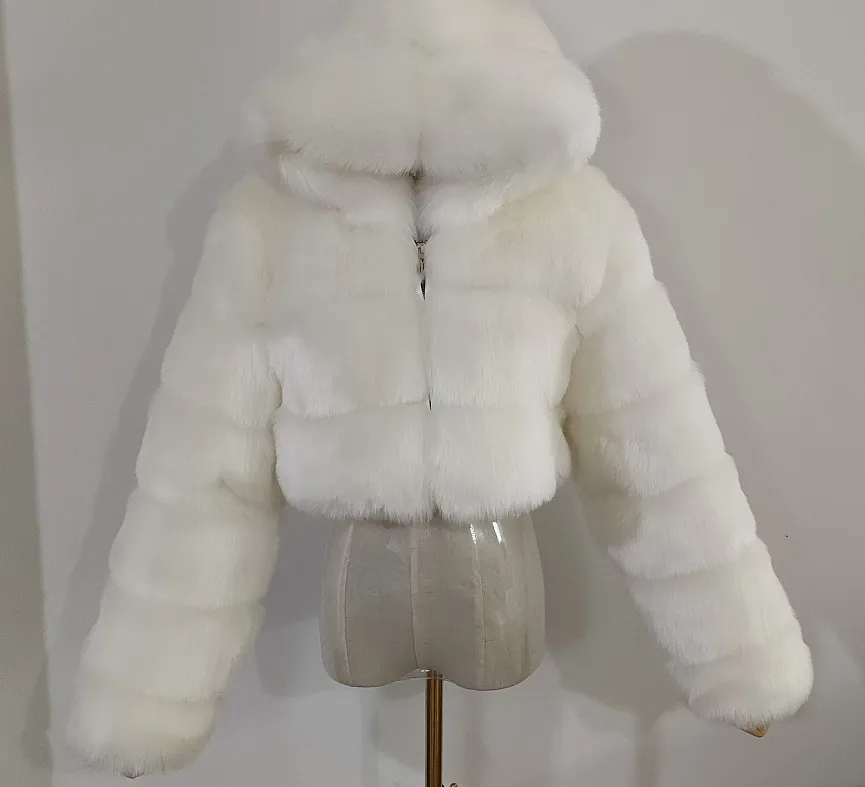 
Thick Warm Wholesale Faux Fox Fur Cropped Coat Short Beige Color Winter Clothing Fake Fur Jacket Hooded Faux Fur Coat Womens 