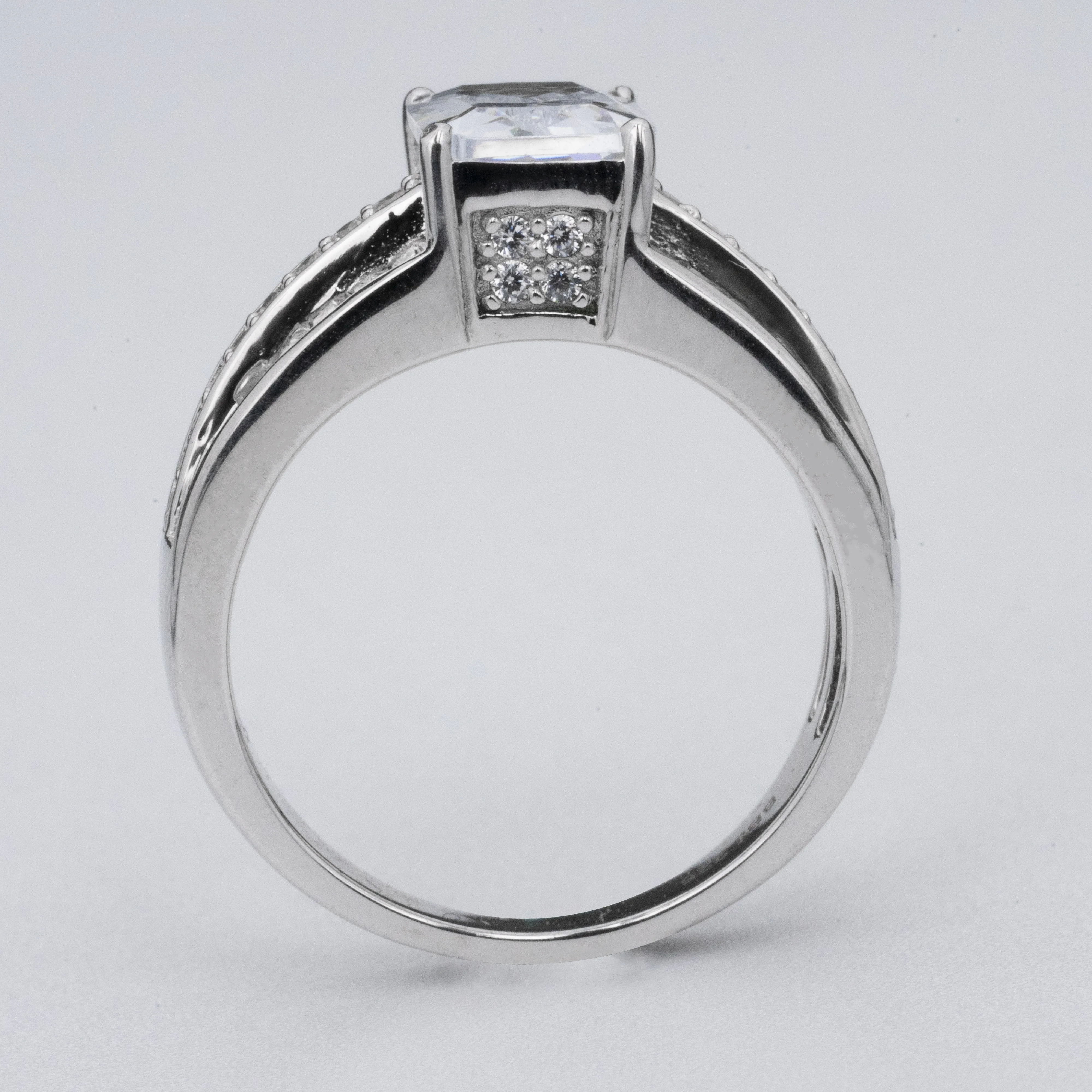 Captivating Brilliance at Affordable Prices Lab Grown Diamond Rings 18k Plated Artificial Diamond Ring