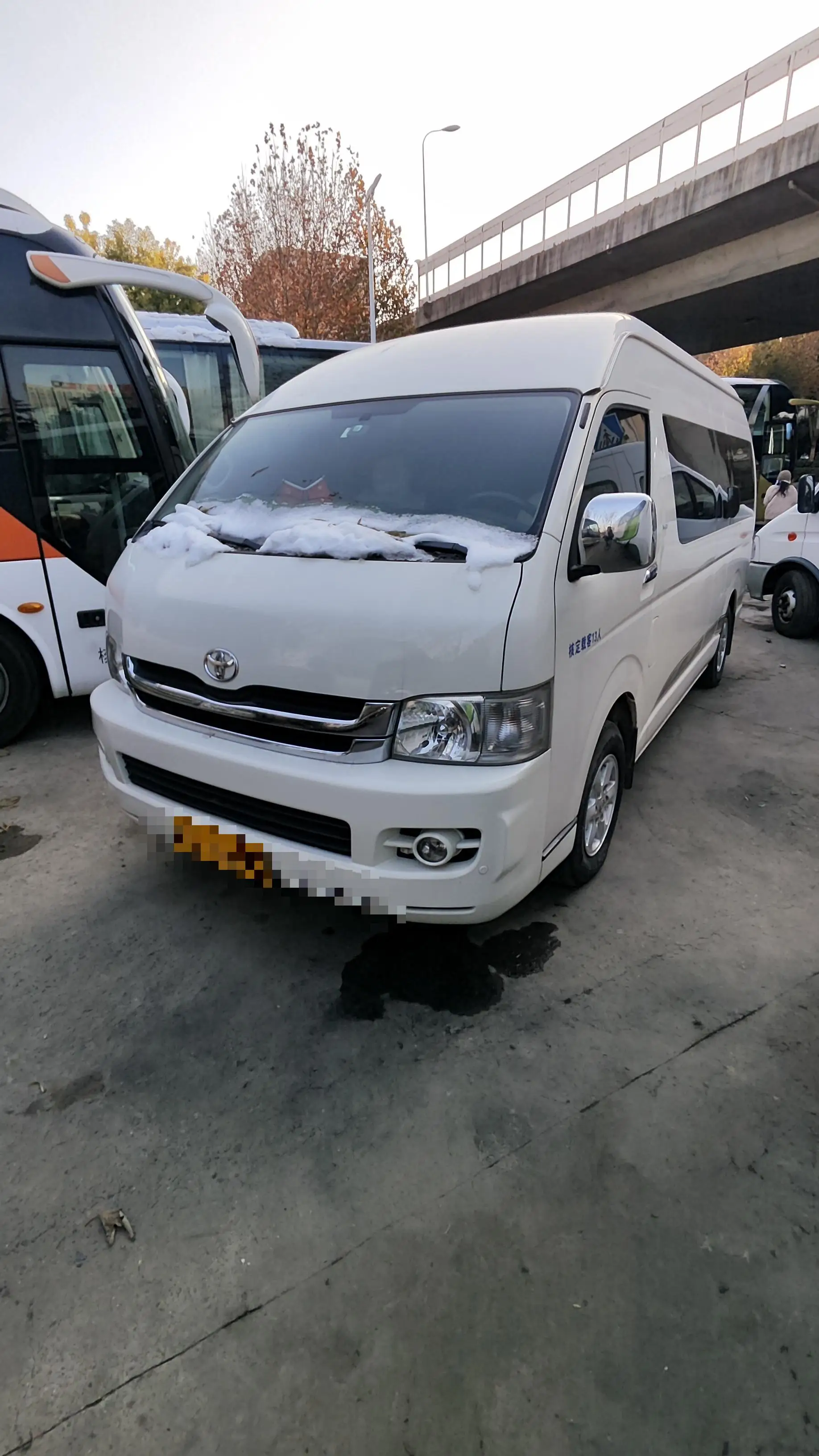 Cheap price used  Mini Bus 16 Seats Used Buses Gasoline Mini Van for Toyota Hiace bus