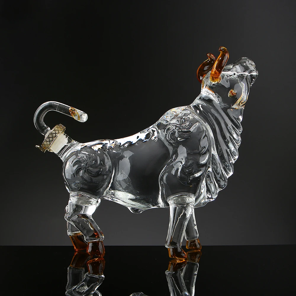 Antique Handmade Blown Borosilicate 500ml 700ml Liquor Whiskey Wine Animal Shaped Bull Cow Cattle Glass Decanter Bottle