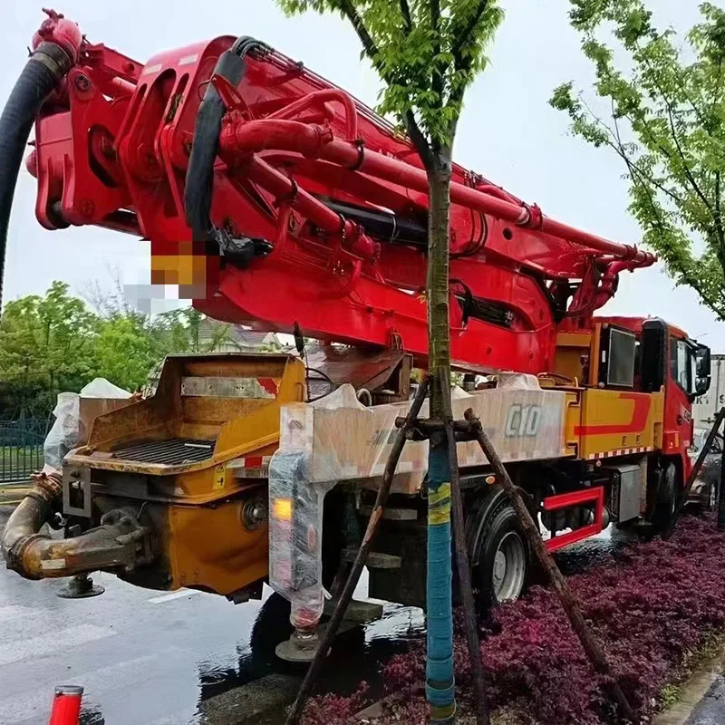 Second hand Concrete Placing Boom Beton Pumper Machine Used Truck Mounted Concrete Pump for Isuzu