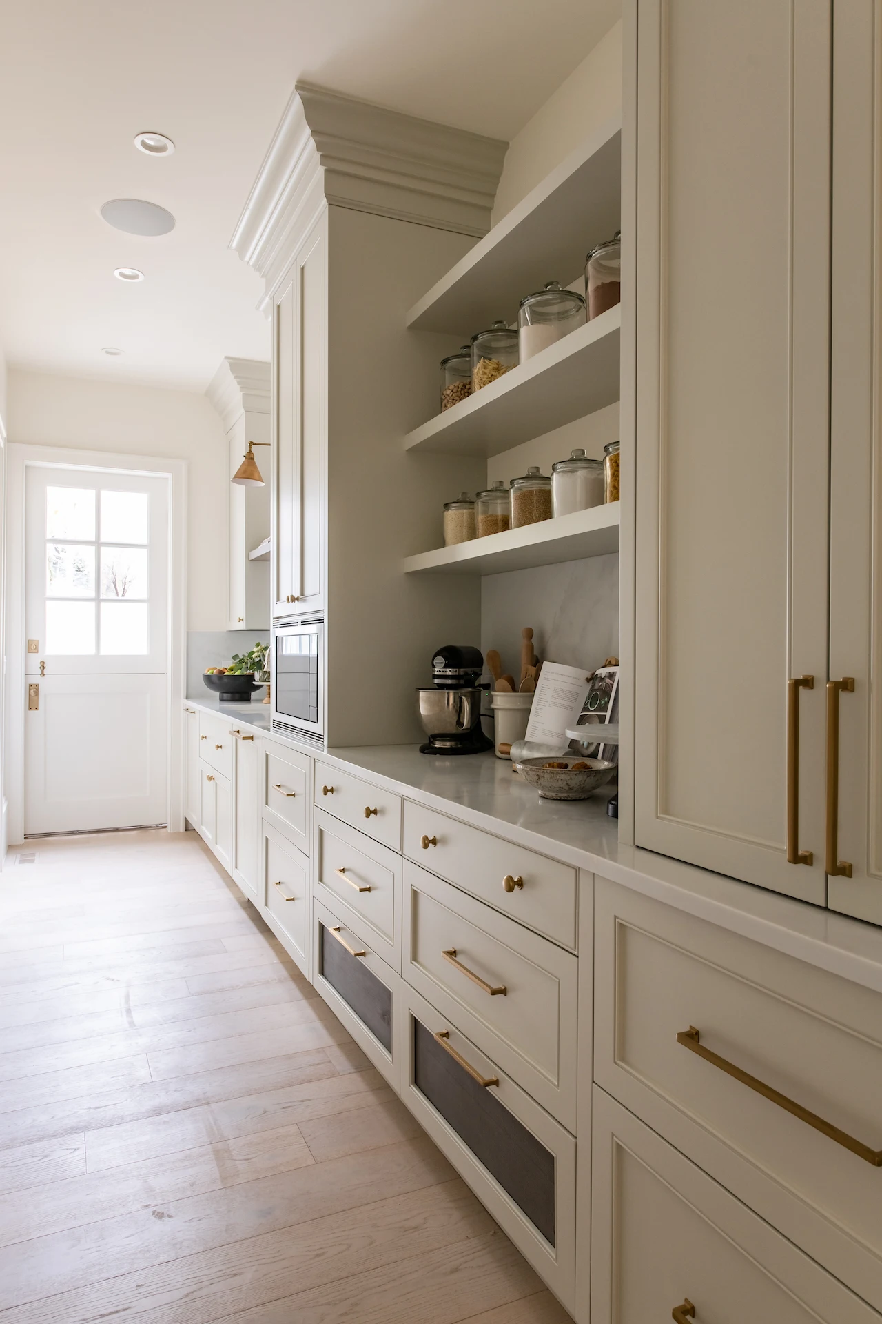 Vermonhouzz Custom Design North American Pantry Furniture Shaker Make Solid Wood Kitchen Cabinet Wooden Kitchen