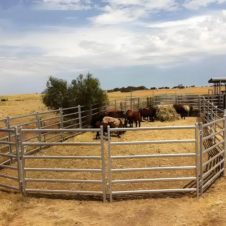Low Price High Quality China Cattle Horse Sheep Stockyard Fence Panel