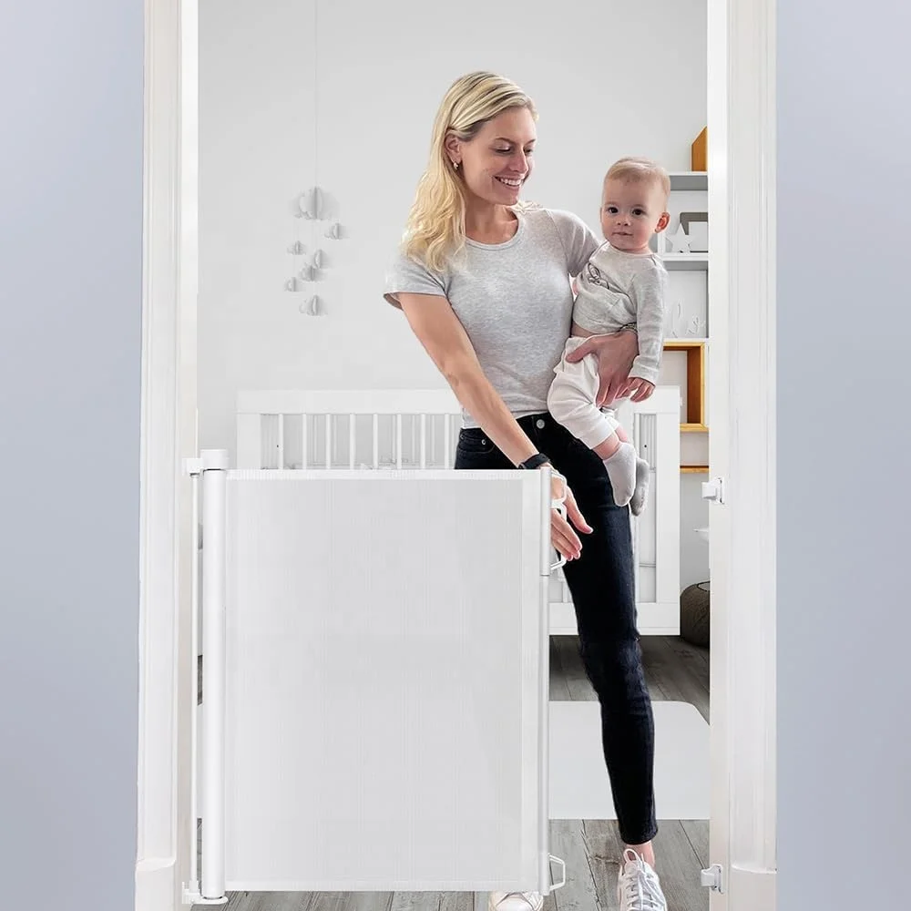 22023 ready to ship Retractable safety gate for stairs baby gate wall protector Retractable metal doors for pets and babies