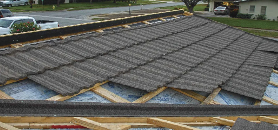 Colorful box barge cover stone coated metal roof tile