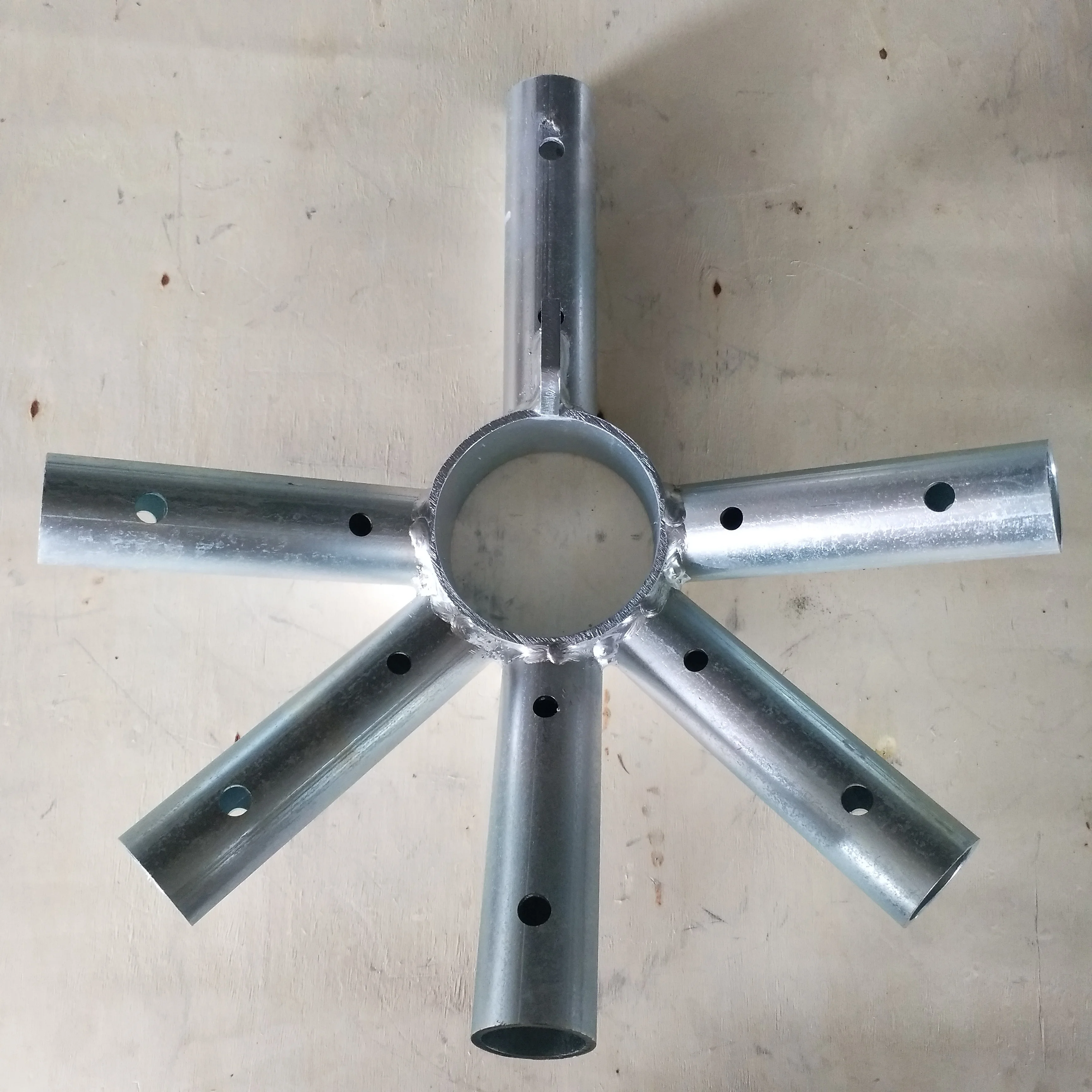 6-Way Center Fitting For Flat Roof Structures Welded Connections 90 Degree Angle With Eyebolts