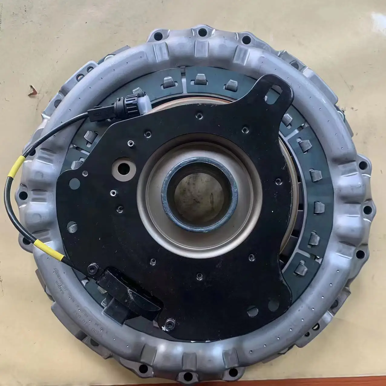 Truck Clutch Cover with release bearing 3400710072 3400700541 3421001164 1878008177 6482000218 Clutch Kit