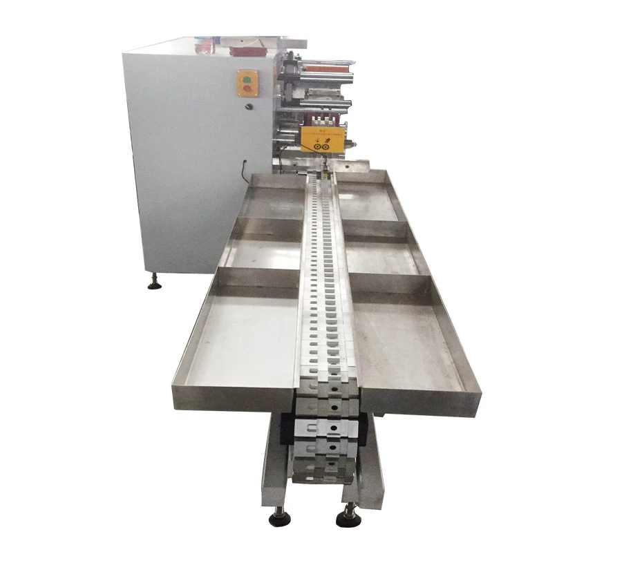 Single plastic spoon wrapping machine