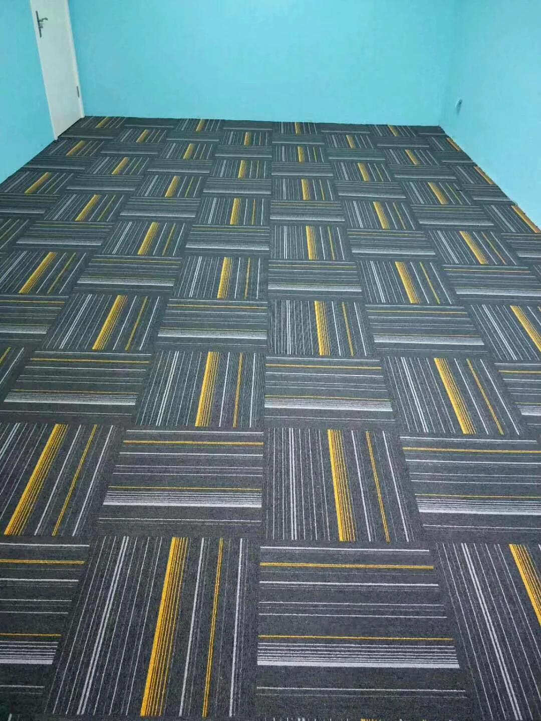 Luxury Commercial Tile Carpet Hotel Nylon Modular Interlocking Floor Carpet Tiles for Office Adult Modern Carpet for Bedroom