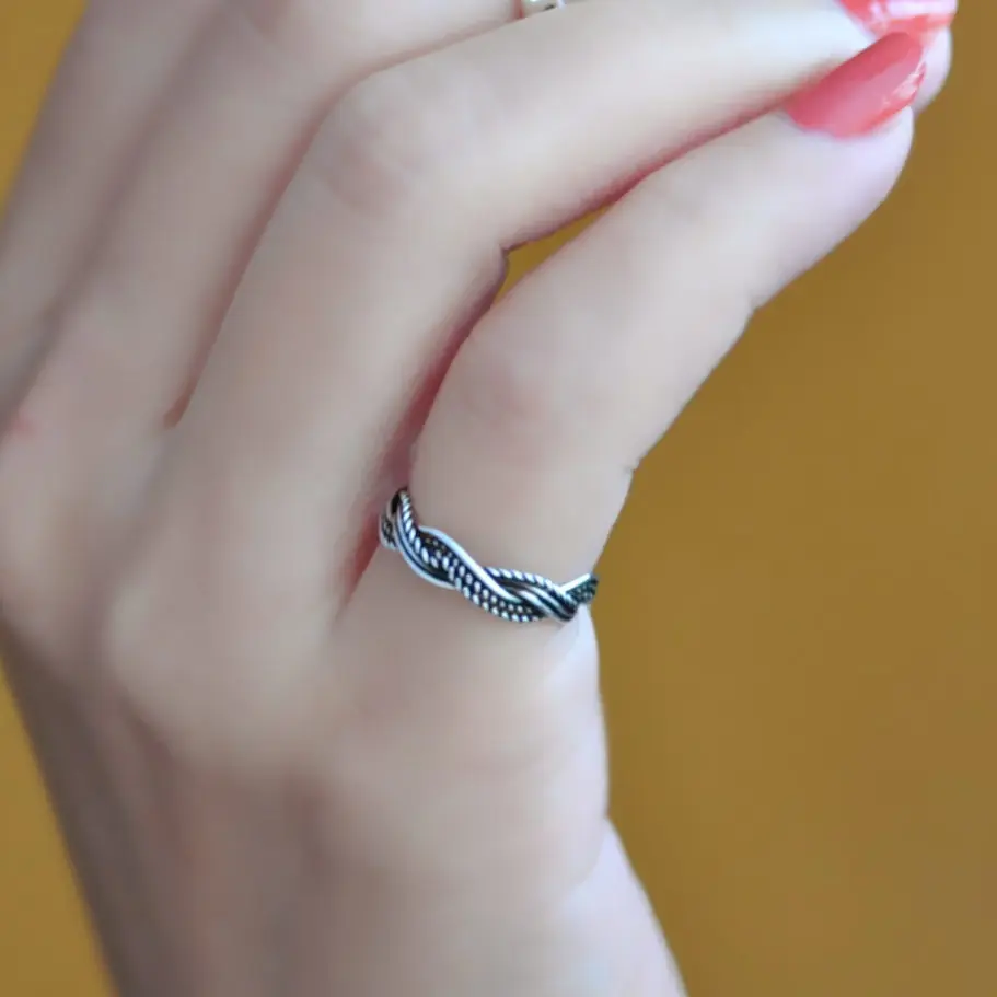 Nepal Retro New Zealand S925 Sterling Silver Punk Personality Ring with Zircon Gold-Plated Small Tail for Party