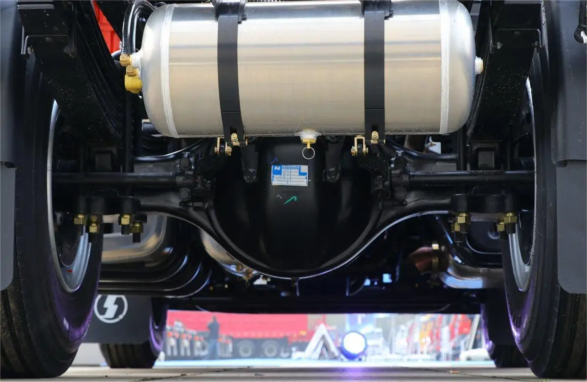 Трактор SHACMAN M3000S 375HP 4x2