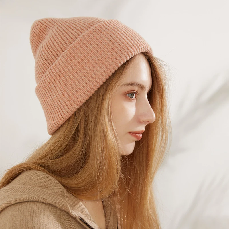 Knitwear Manufacturer Winter Hat Slouchy Solid Colors 100% Merino Wool Knitted Beanie Custom Logo Letter Pure Wool Beanie Hat