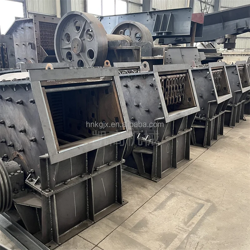 Movable motor stone box crusher Belt conveyor square box crusher quarrying mechanism sand machine