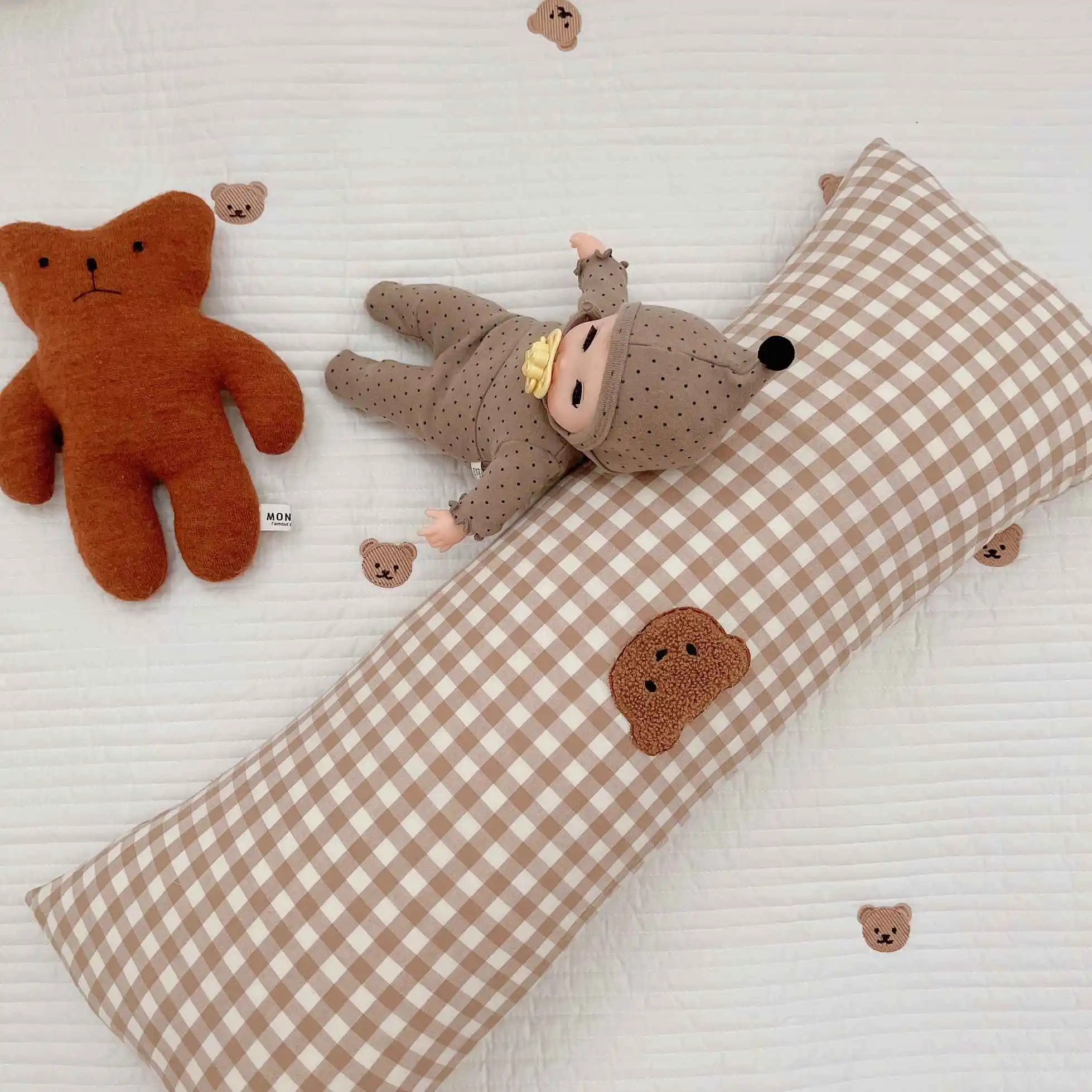 Comfort Cotton Embroidered Bear Newborn Bed Bumper Baby Cylindrical Long Sleeping Support Pillow Neck Bed Pillows Throw Cushion