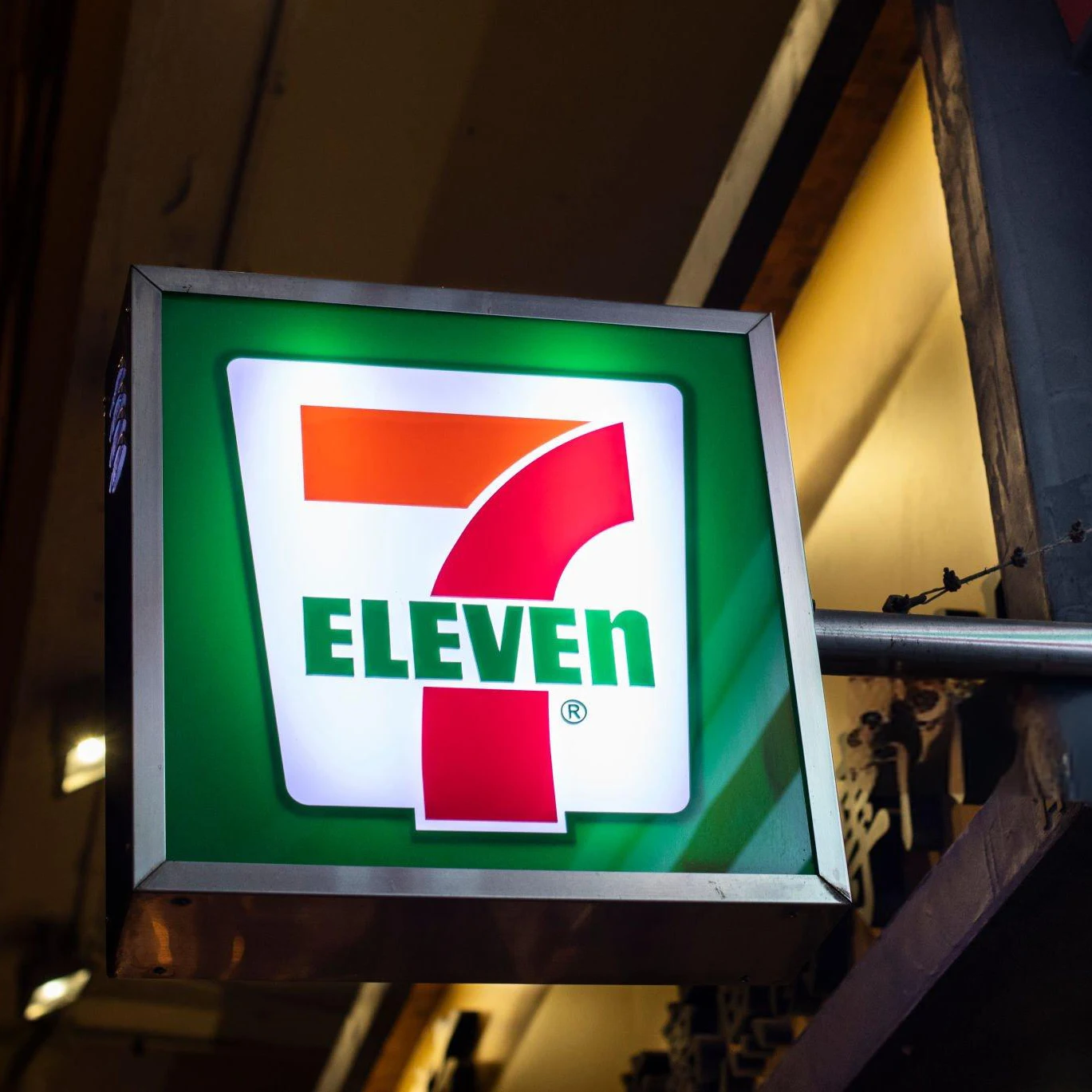 Outdoor Aluminum Alloy Frame LED Light Box Custom-shaped Shop Name Sign Boards Custom-designed for Storefronts