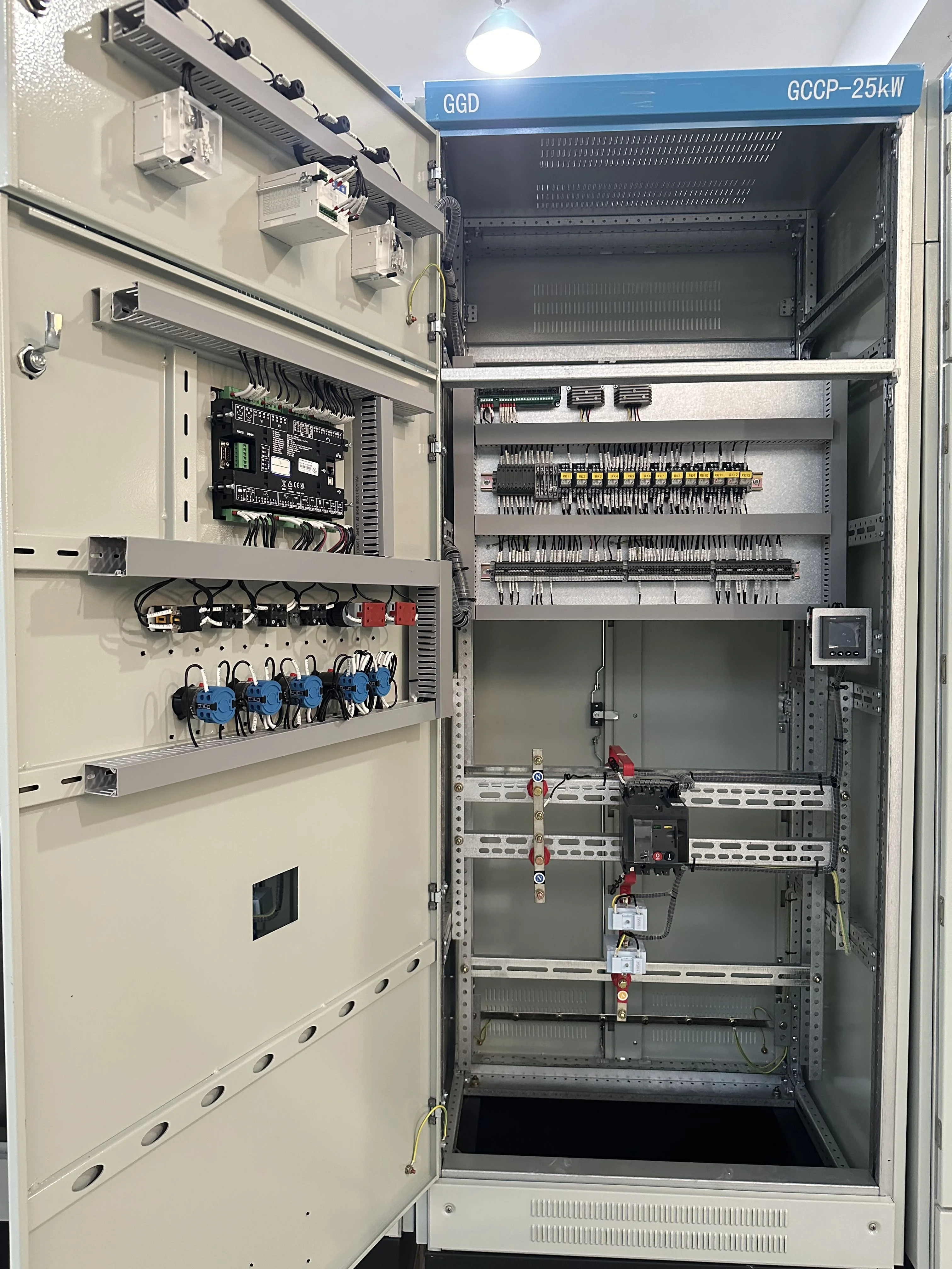 Stainless Steel Solar Battery Cabinets Outdoor Electric Cabinet Pole Mounted 25KW  Cabinet