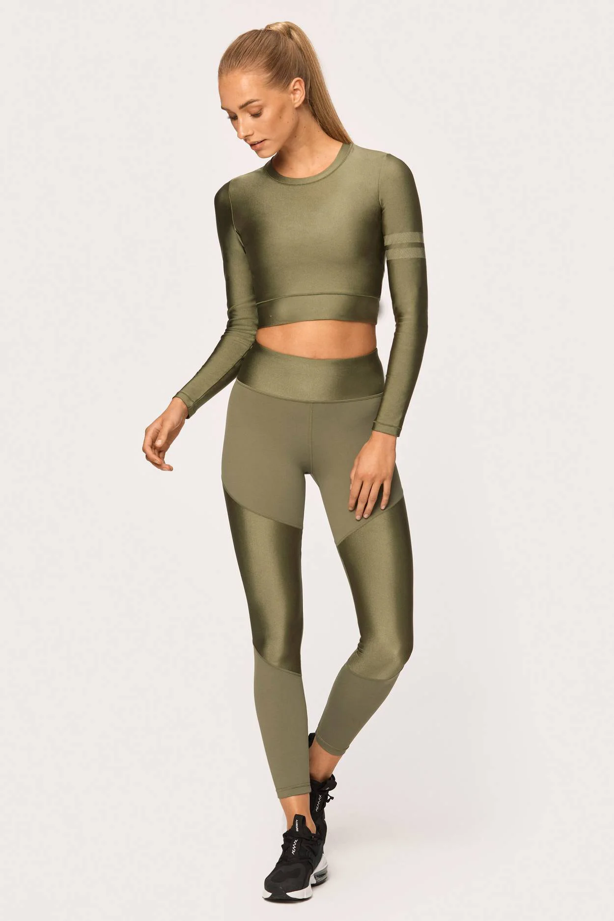 
2021 New arrival long sleeve breathable squat proof butt scrunch 2 piece yoga sets fitness women 