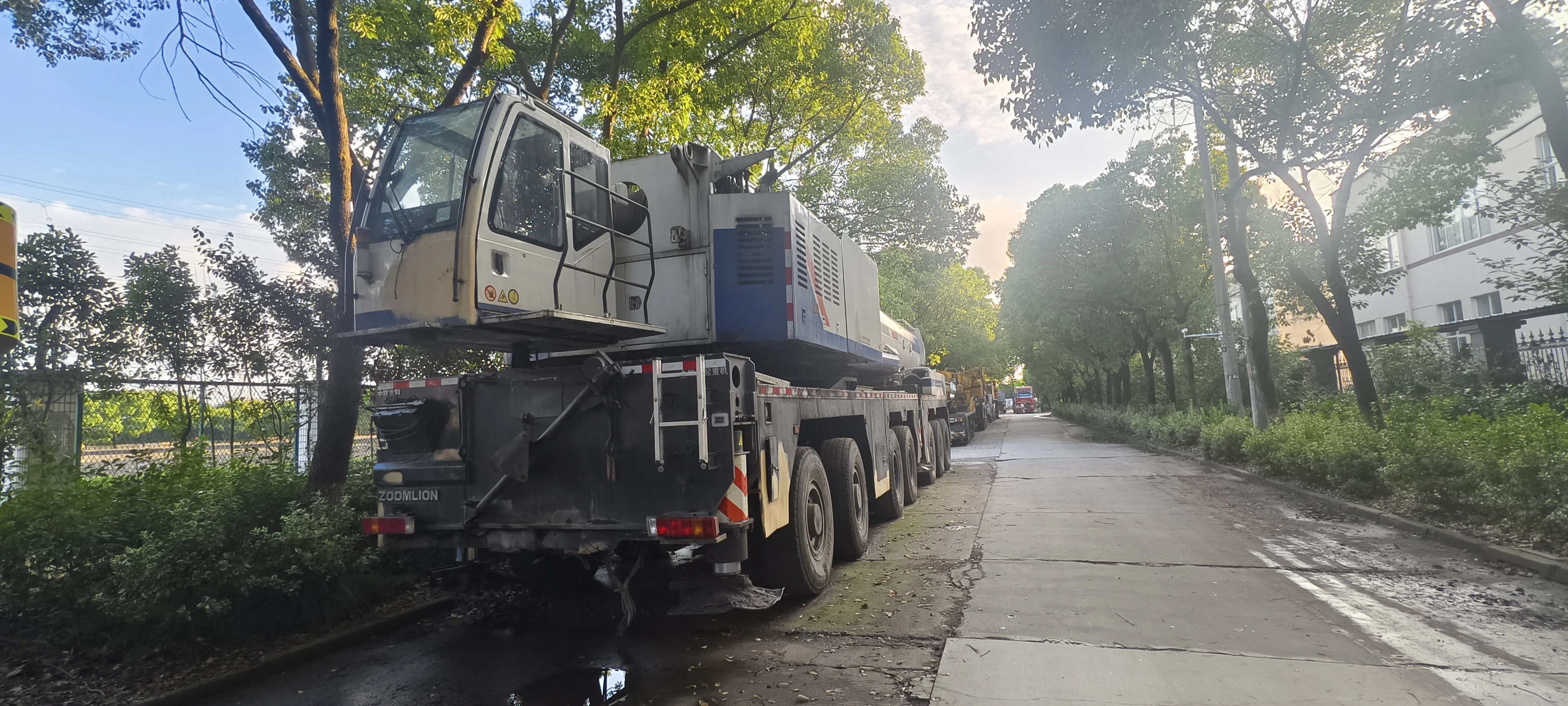Factory direct sale zhonglian 400ton crane Qay400 400tons All Terrain Crane Hydraulic 400ton Heavy Lifting Truck Crane for sale