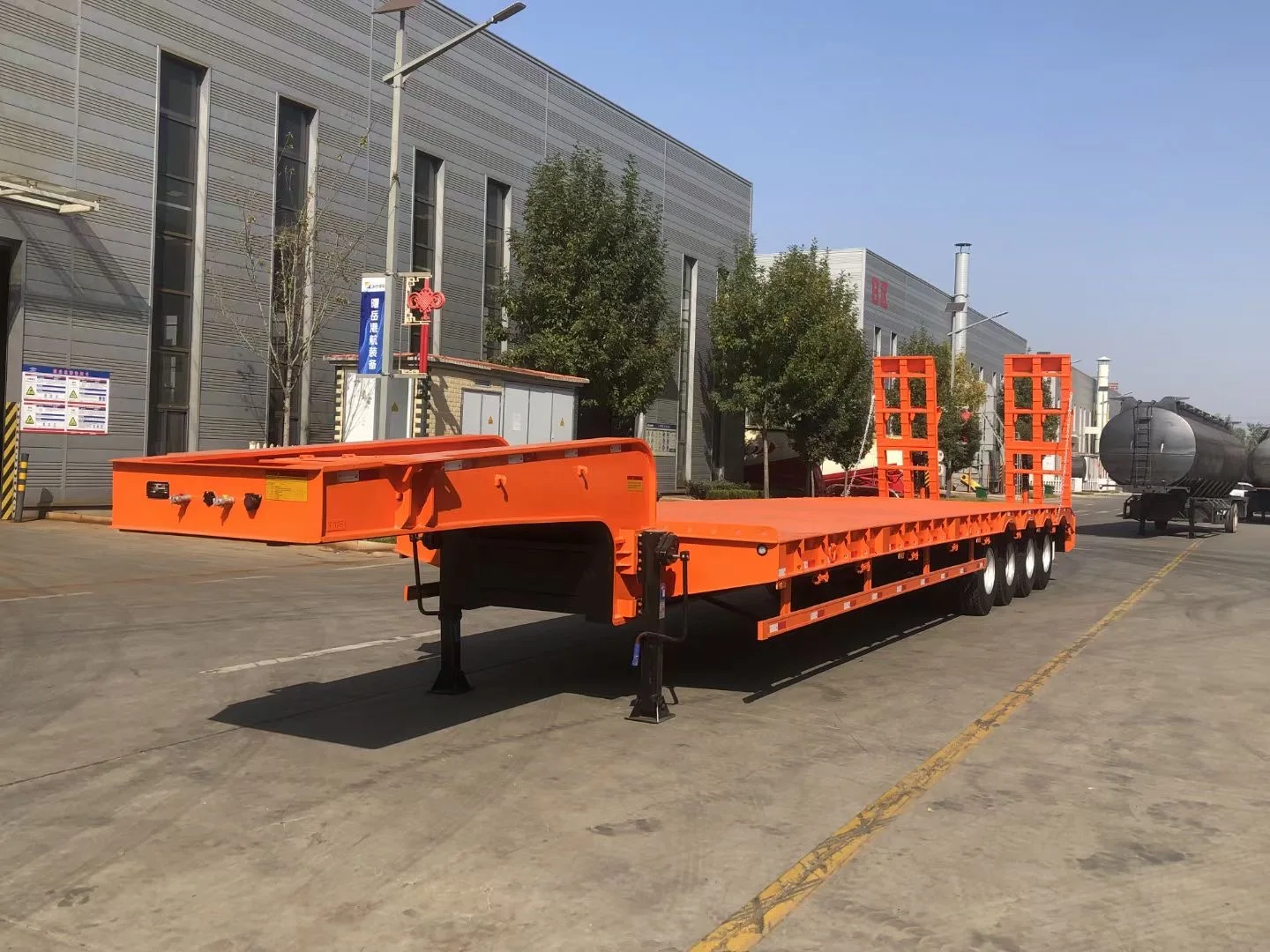 60-150 Tons 3 4 axles tractor excavator heavy duty lowbed Semi truck trailer and low loader lowboy Semi truck trailer