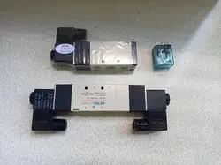 High-frequency machine accessories three-position five-way middle-sealing solenoid valve pneumatic reversing control valve