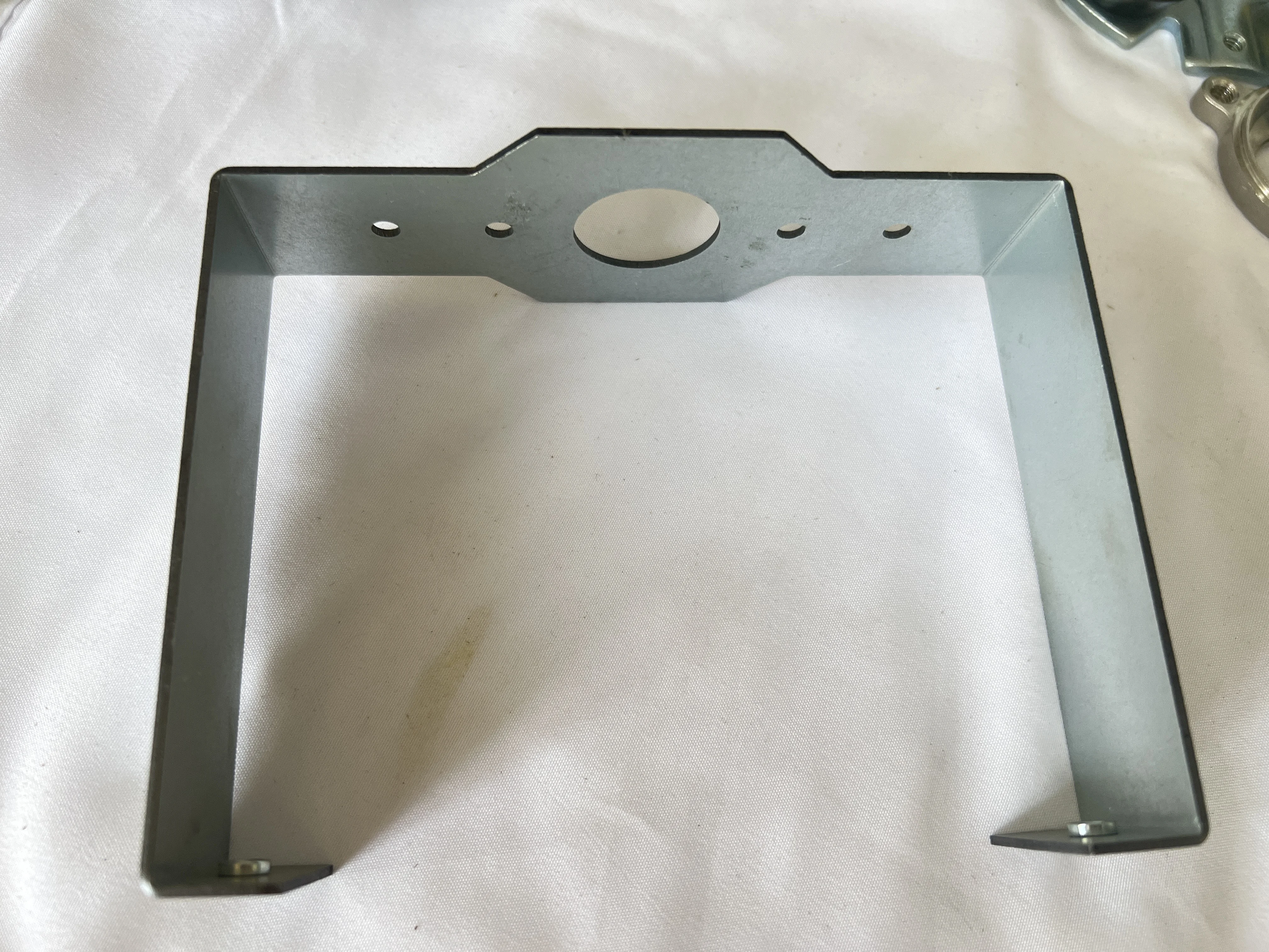 Customized U-Shaped Metal and Wood Wall and Shelf Bracket Adjustable Single Structure Factory Priced