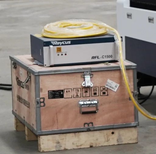 1500W Raycus fiber laser source for laser cutting machine with best OEM price in China