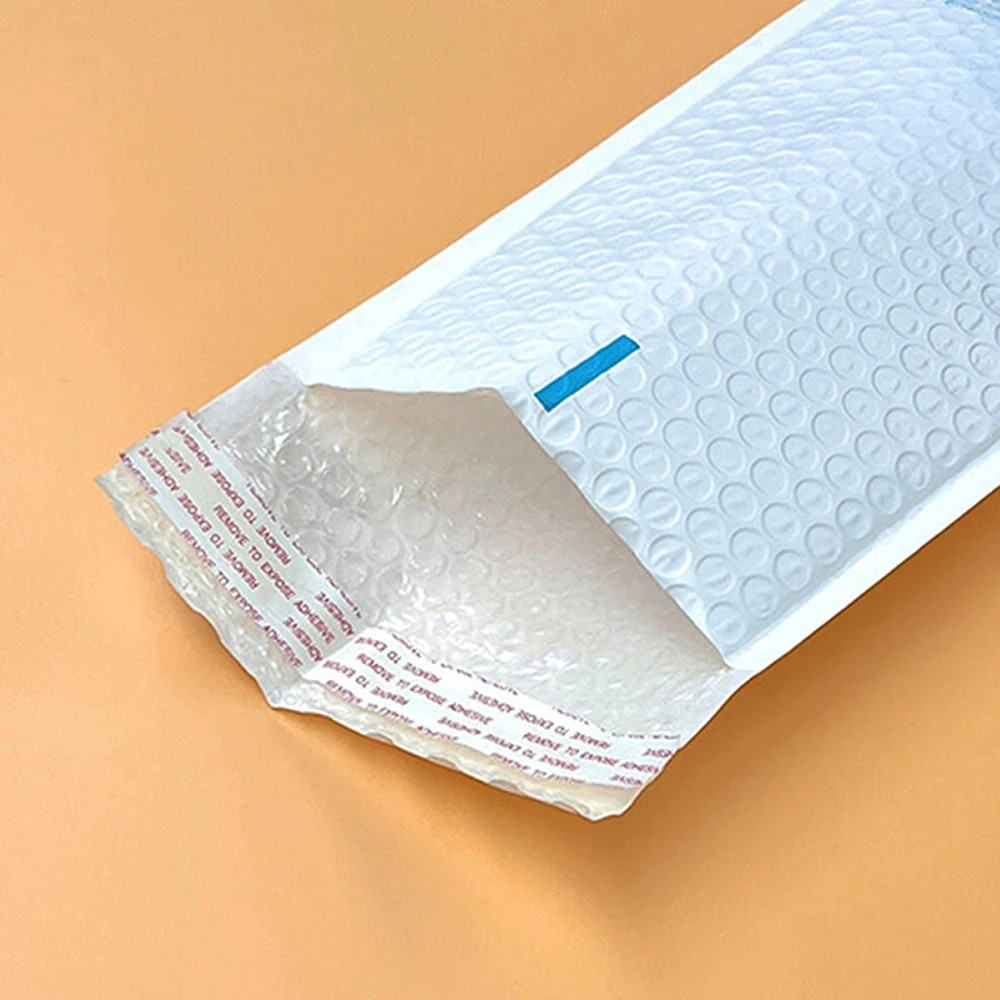 Wholesale Lightweight Logo Printing Glossy Aluminum Foil Custom Black White bubble mailer Metallic Bubble Mailer