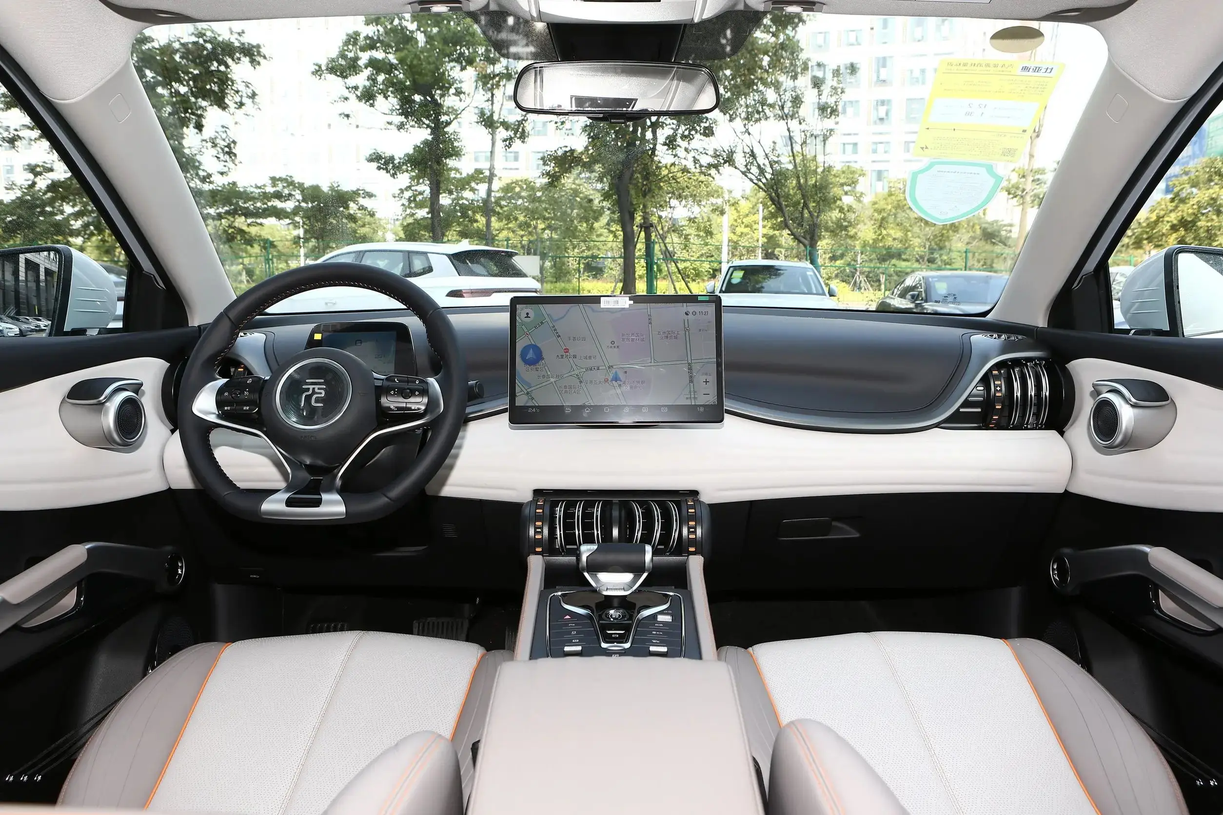 Hot-Selling Made In China Left Hand Drive Luxury BYD Yuan Plus Fast Charging Used New Energy Vehicle