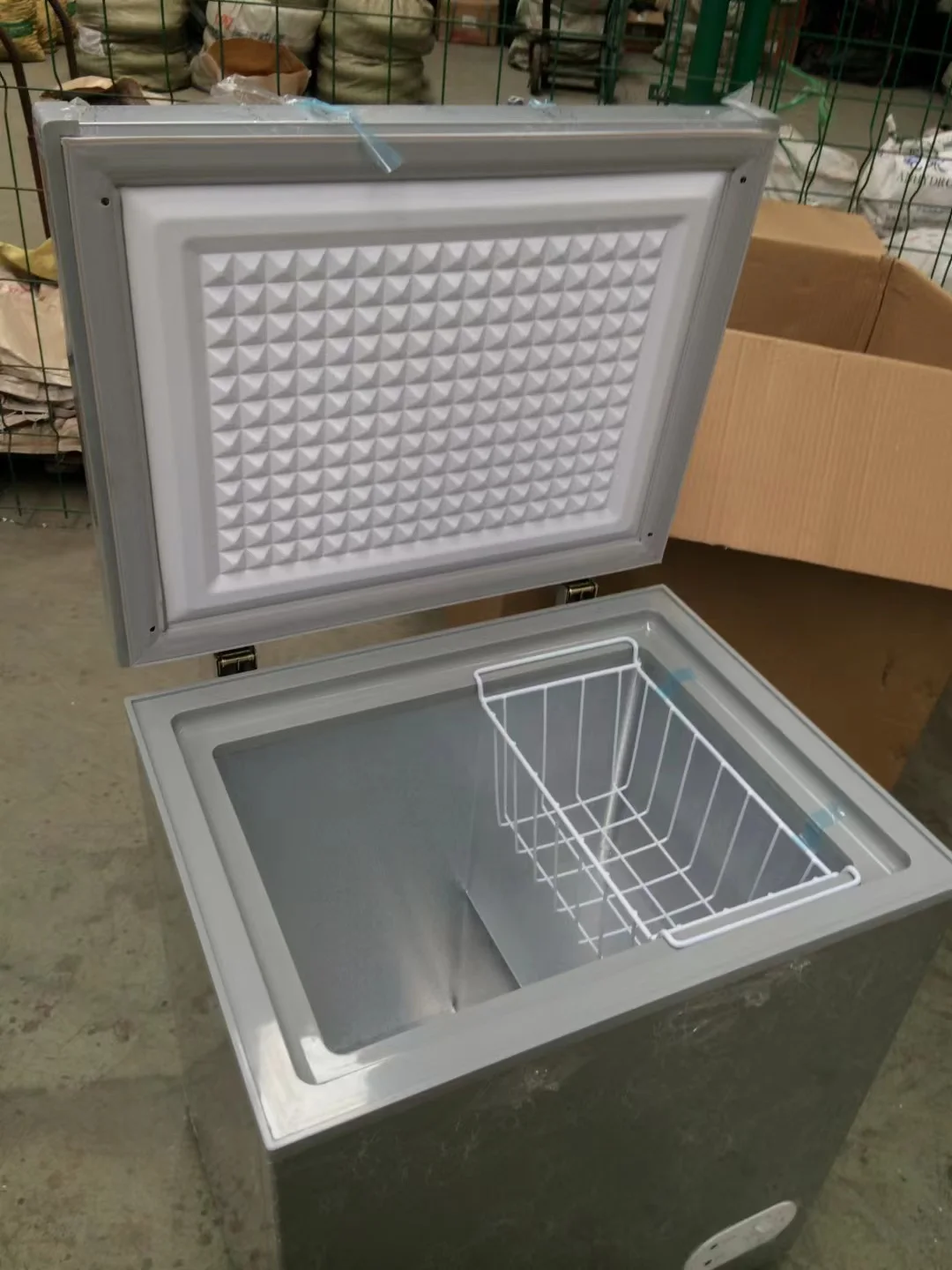 108L solar freezer tricycle for ice cream/cold drinks