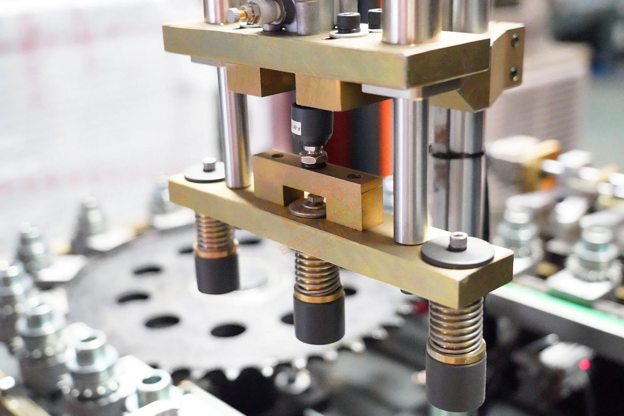 Chinese Factory Plastic Blow Moulding Machine high speed full Automatic pet stretch bottle blowing machines 2L 500ml 1400ml