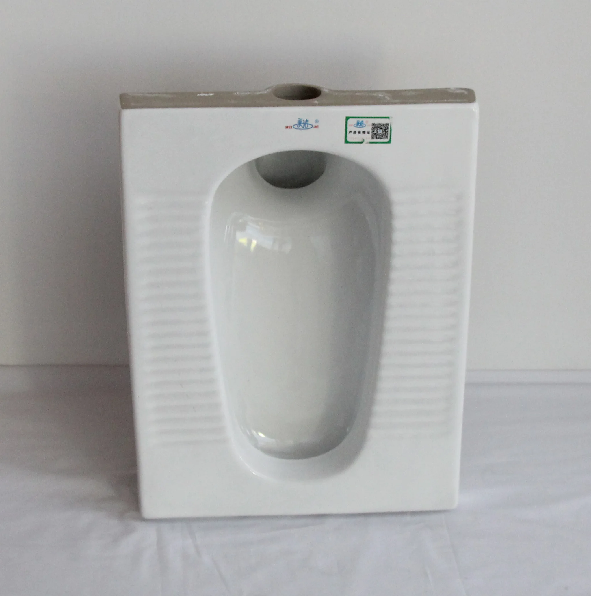 Easy Clean Install Factory Price Ceramic Bathroom Squatting WC Pan Saving
