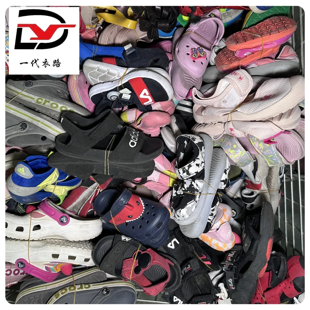 factory cheap price used Child slippers sandal mixed shoes Second hand  clean  shoes used bale shoes branded