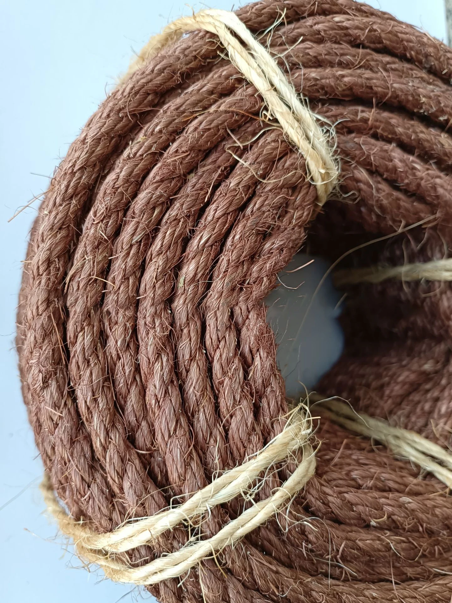 Natural sisal rope for craft decoration, building materials, marine cables