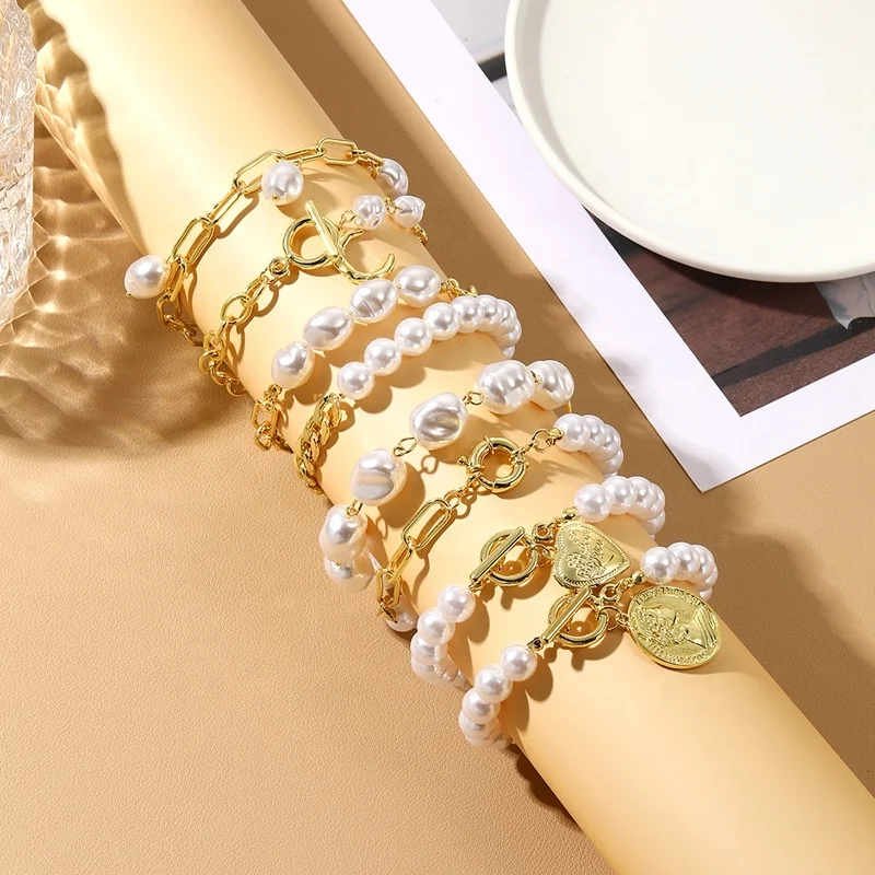 Wholesale popular jewelry chain bracelet High quality Bohemian niche design sense Baroque pearl link bracelet for women girls