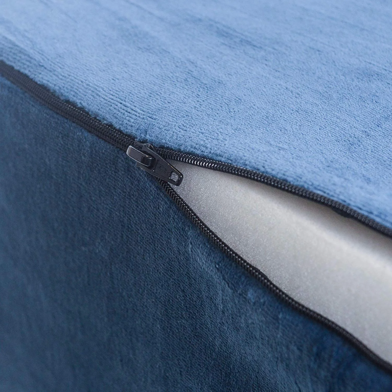 Ergonomic design leg pillow soft memory foam knee leg support pillow skin-friendly velvet groove leg elevation pillow