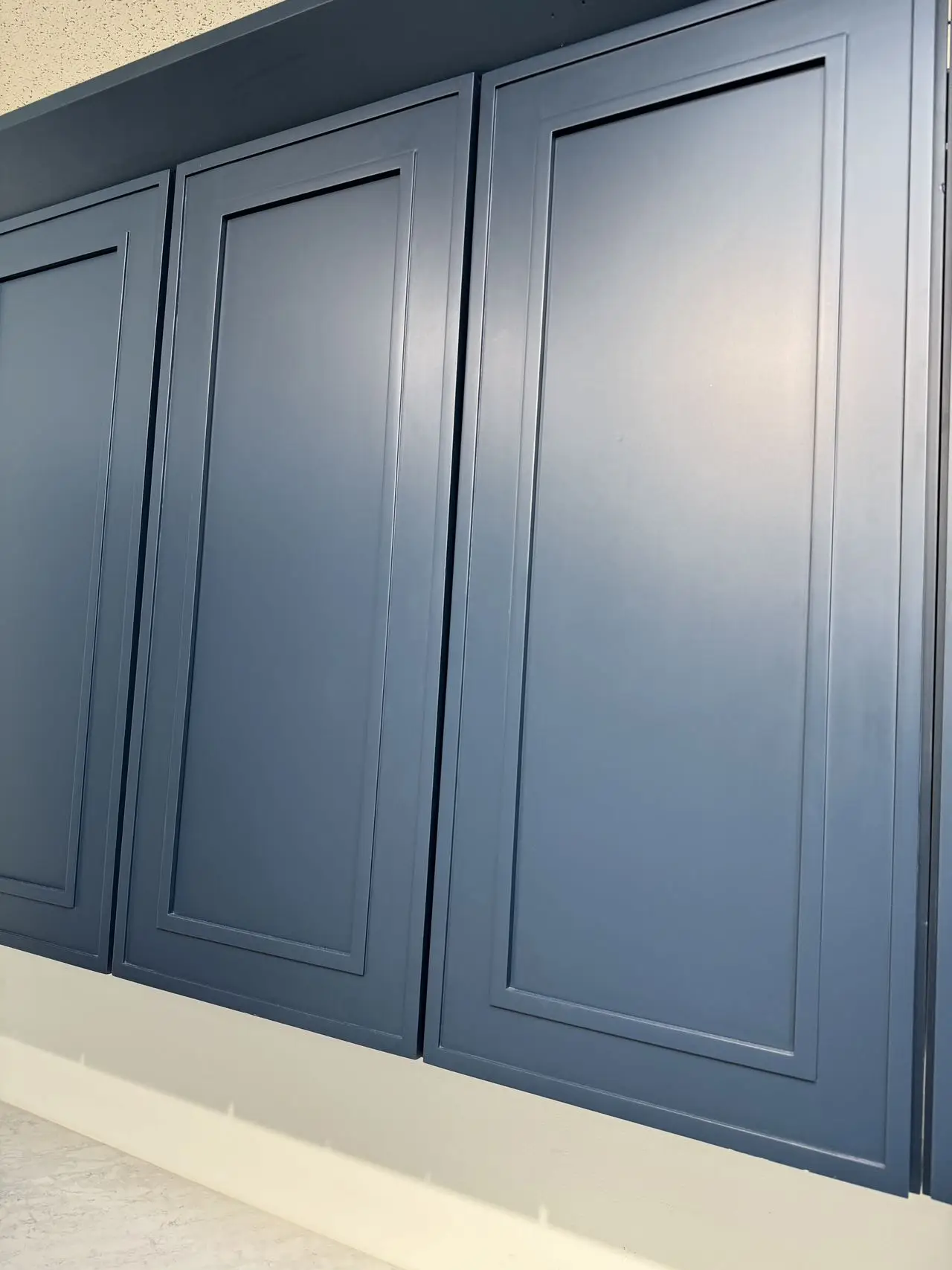 Factory Direct Price Plywood PVC Navy Wooden RTA Cabinet Kitchen Pantry Cabinets Export from Vietnam