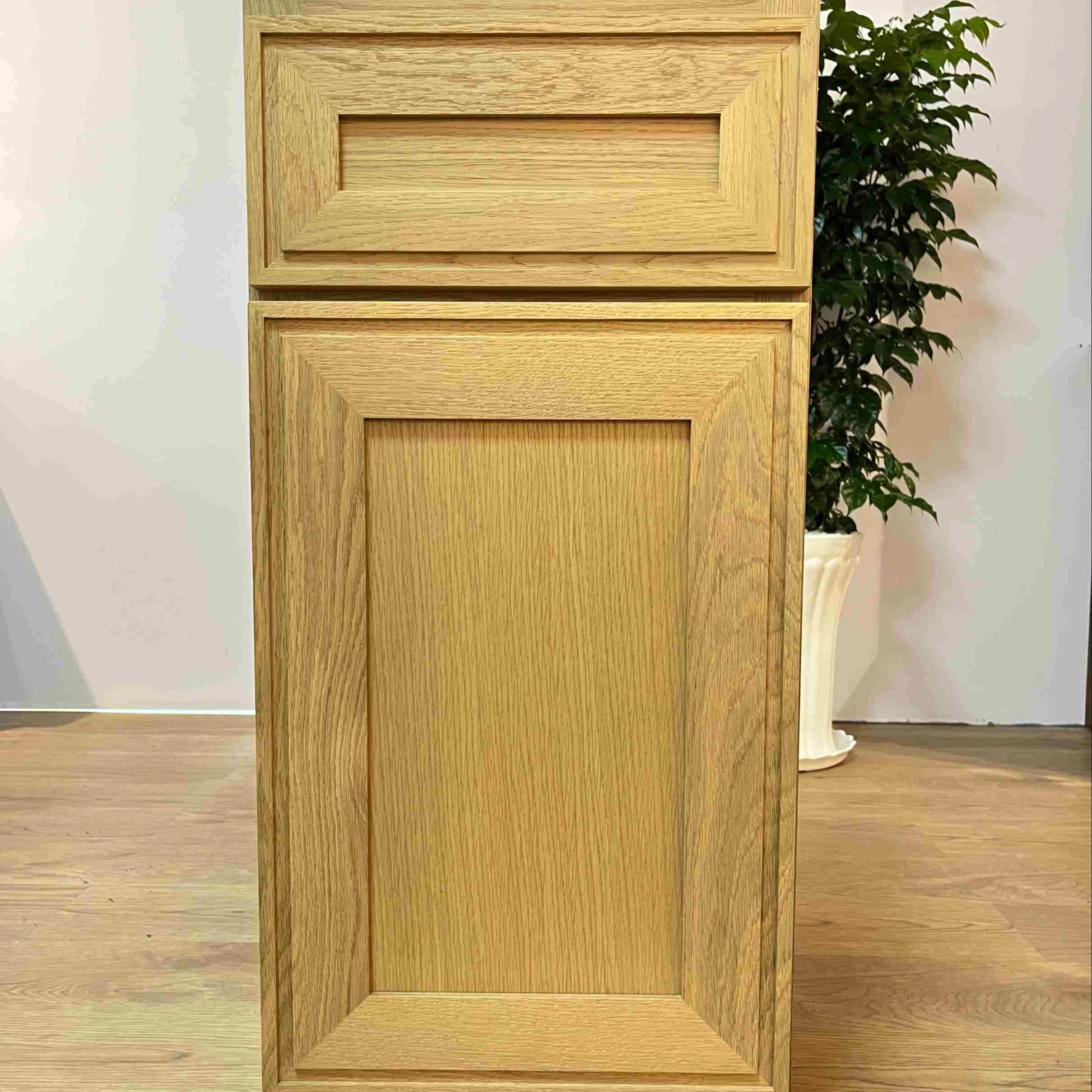 High Quality Customized White Lacquer Finished Soft Closing Classical Style RTA Kitchen Storage Cabinet