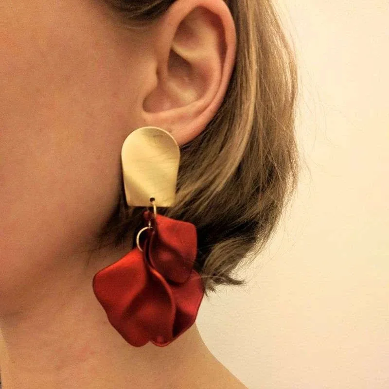 Flower Petal Leaf Earrings Trend Cross-border Earrings Wholesale 2022 Korean Rhinestonemperament Mulfloweror Rose Zinc Alloy