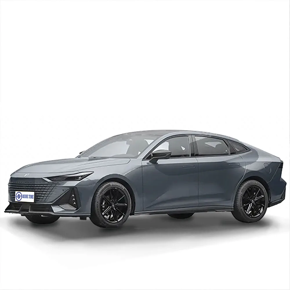 2024 Changan Автомобильный UNI-V 1 5 т Премиум седан самый продаваемый новый автомобиль с сильной мощностью сделано в Китае